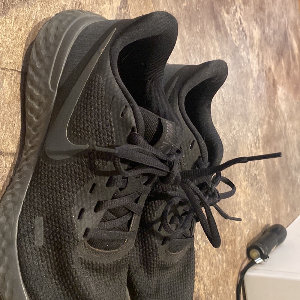 Nike Revolutions size 6.5